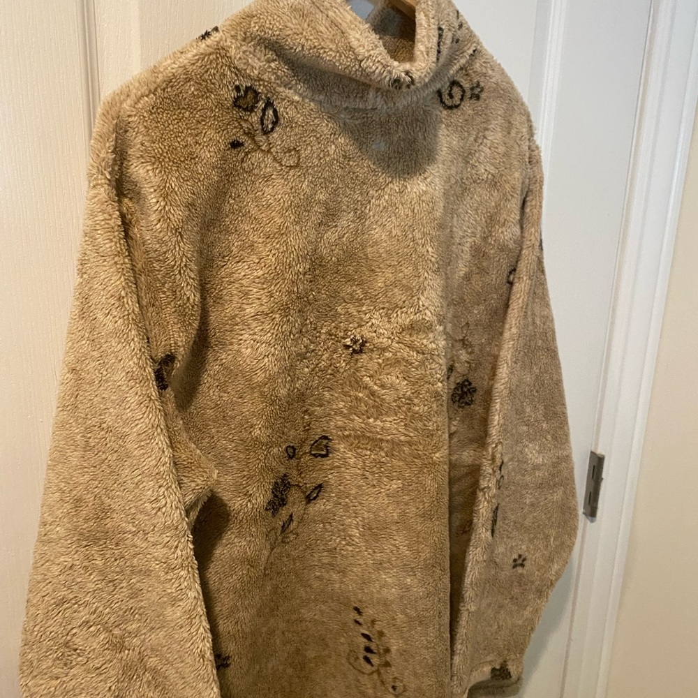 Disney Store Winnie the Pooh Vintage Jacket with Black Accents.  soft and comfy.